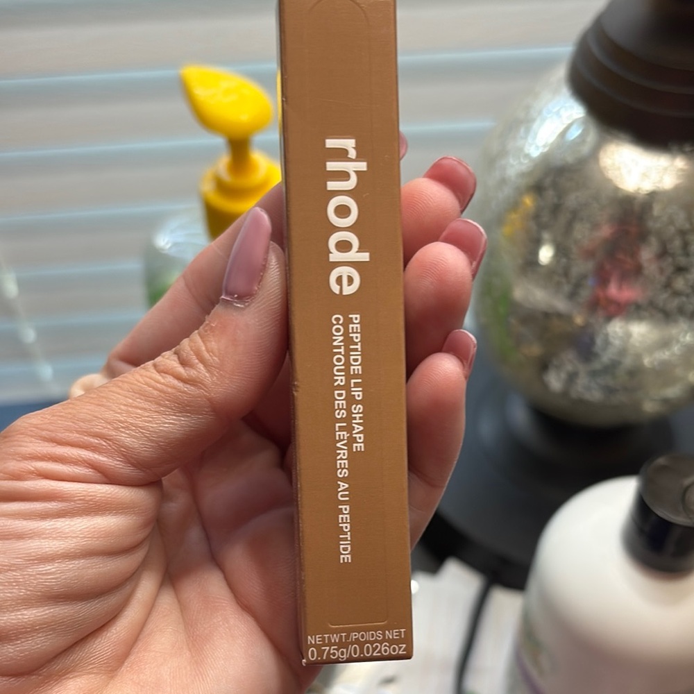 RHODE Peptide Lip Liner in Lift
